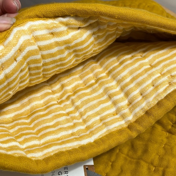 Anthropologie Reversible Airy Gauze Quilt Size King New Plus - Picture 16 of 17